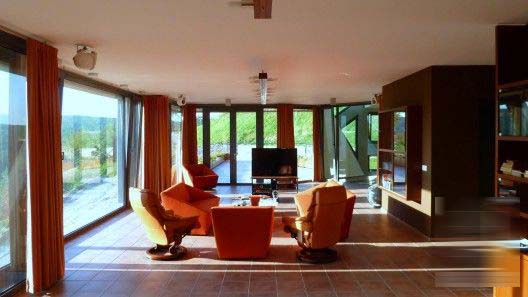 ����������լ