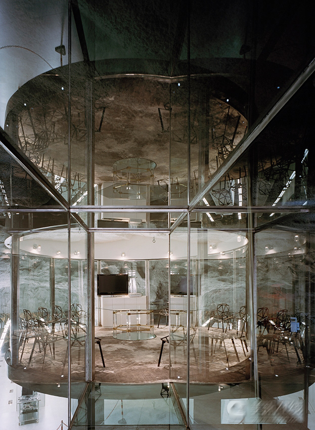 ���A����