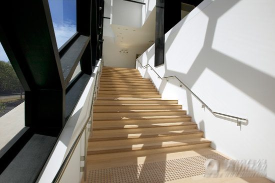 �ݳ޵Ľ�����