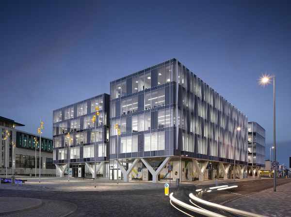 Ӣ�����R���֡����h���k����