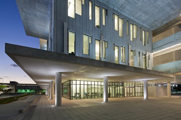 ���W(xu��)Ժ�ϵ �У�@