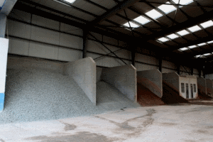 二級(jí)建造師考試知識(shí)點(diǎn)：無機(jī)結(jié)合穩(wěn)定料的拌合(廠拌)與運(yùn)輸