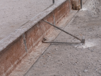 二級建造師考試知識點：水泥混凝土路面模板及混凝土施工