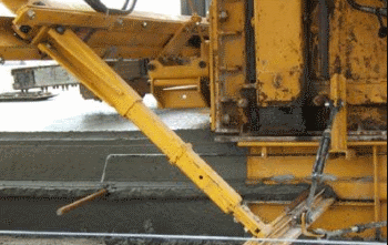 二級建造師考試知識點：水泥混凝土路面縱縫設(shè)置與施工